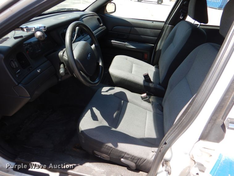 image for item JL9098 2007 Ford Crown Victoria Police Interceptor