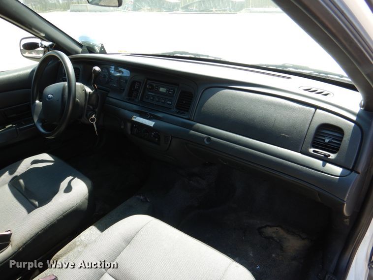 image for item JL9098 2007 Ford Crown Victoria Police Interceptor