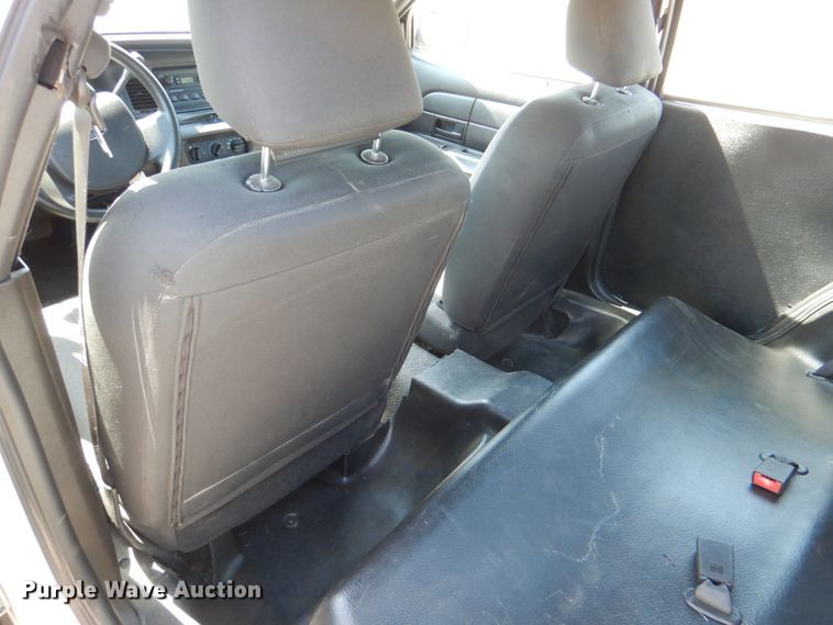 image for item JL9098 2007 Ford Crown Victoria Police Interceptor