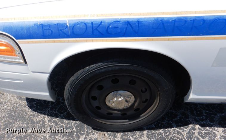 image for item JL9098 2007 Ford Crown Victoria Police Interceptor