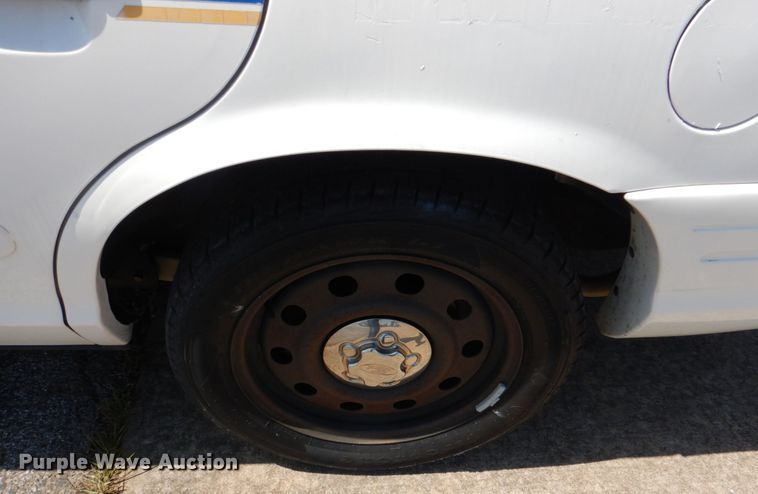 image for item JL9098 2007 Ford Crown Victoria Police Interceptor