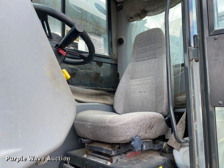 image for item JL9099 2003 Gradall XL3100  wheeled excavator