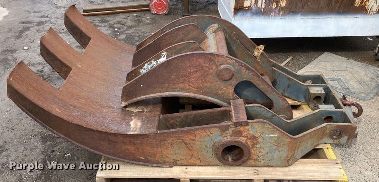 image for item JL9099 2003 Gradall XL3100  wheeled excavator