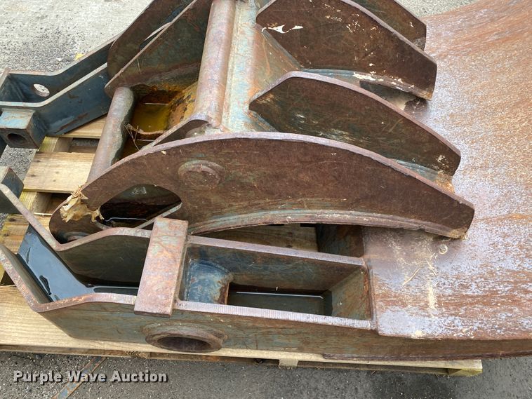 image for item JL9099 2003 Gradall XL3100  wheeled excavator