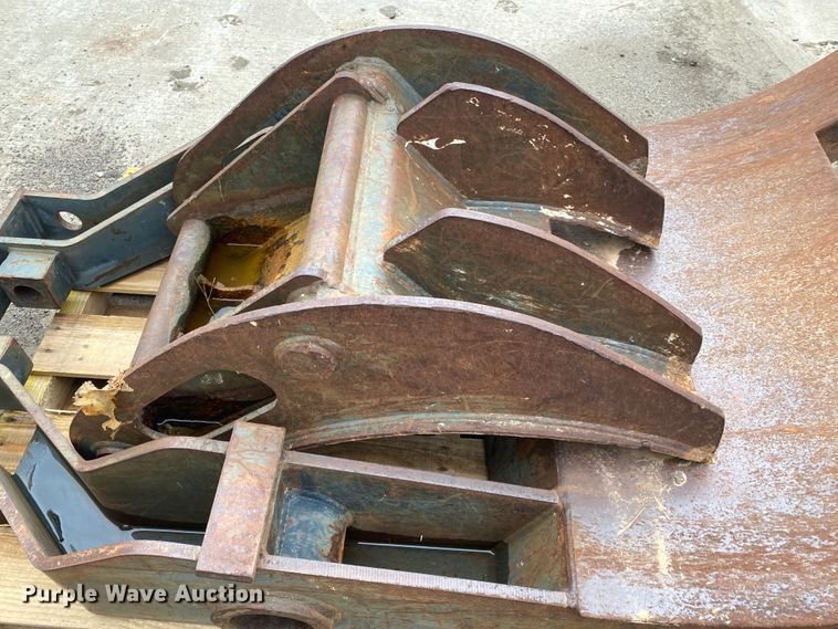 image for item JL9099 2003 Gradall XL3100  wheeled excavator