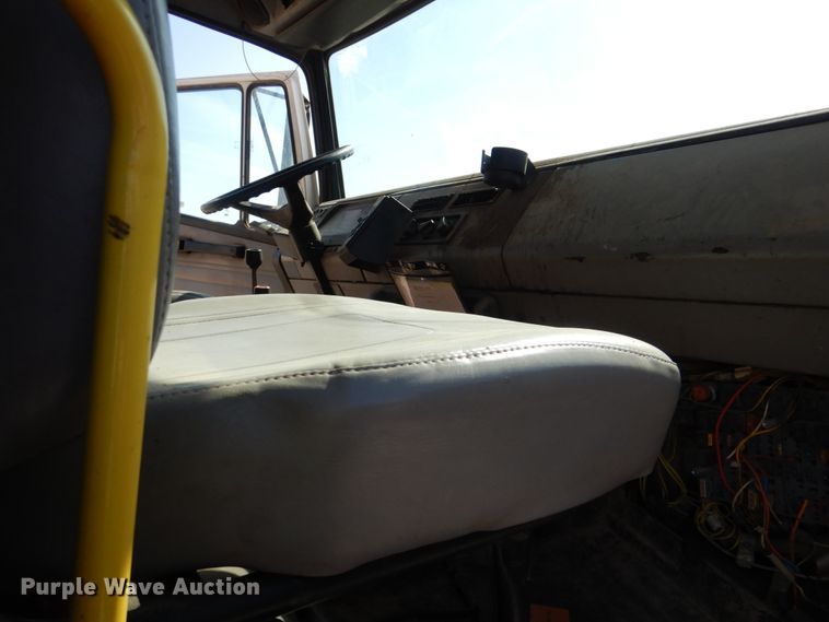 image for item JL9100 2001 Freightliner FL80  dump truck