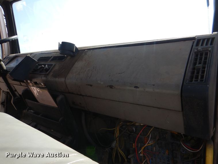 image for item JL9100 2001 Freightliner FL80  dump truck