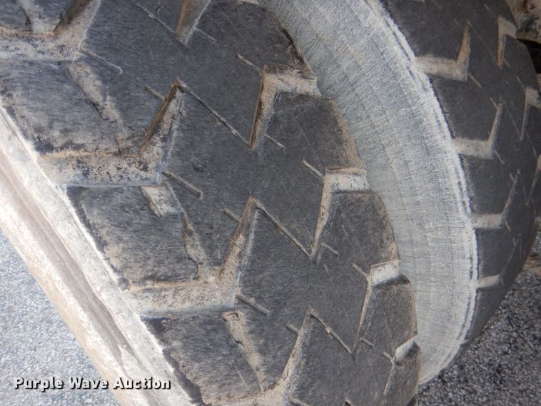 image for item JL9100 2001 Freightliner FL80  dump truck