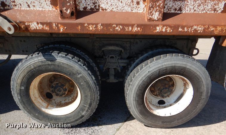 image for item JL9100 2001 Freightliner FL80  dump truck