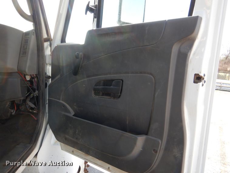 image for item JL9101 2011 International 7400  dump truck