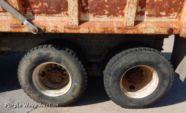 image for item JL9101 2011 International 7400  dump truck