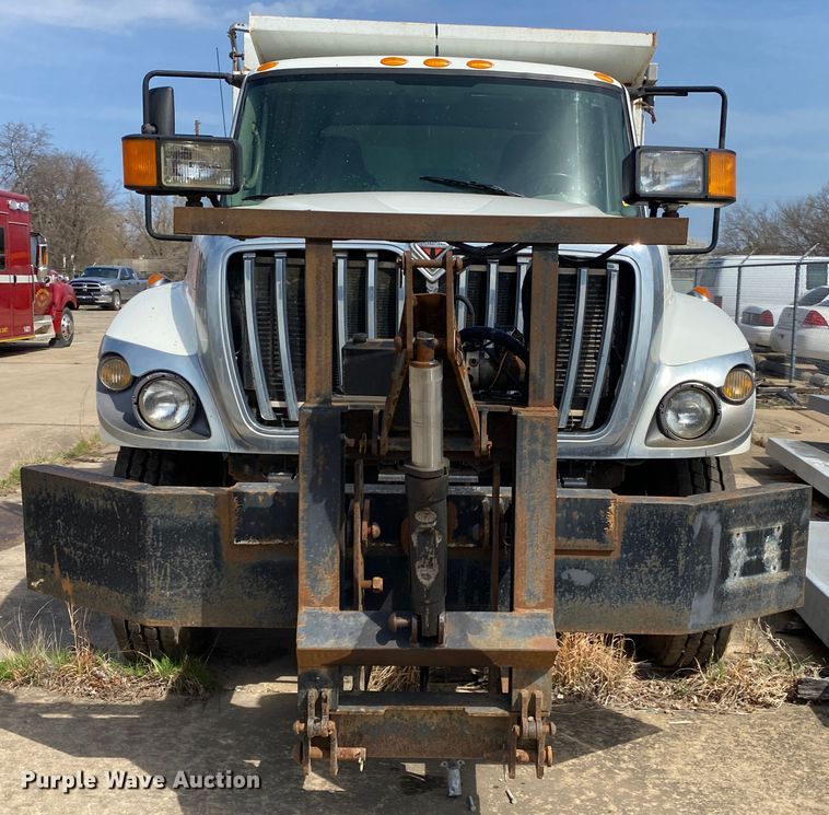 image for item JL9102 2011 International 7400  dump truck
