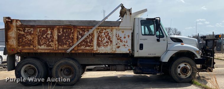 image for item JL9102 2011 International 7400  dump truck