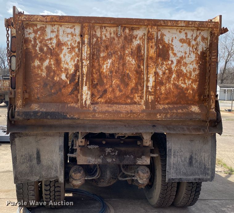 image for item JL9102 2011 International 7400  dump truck