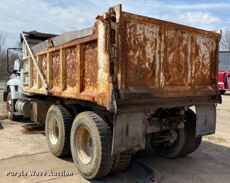 image for item JL9102 2011 International 7400  dump truck