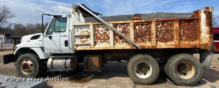 image for item JL9102 2011 International 7400  dump truck