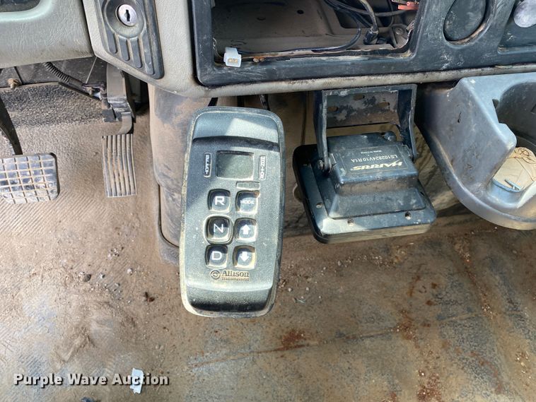 image for item JL9102 2011 International 7400  dump truck