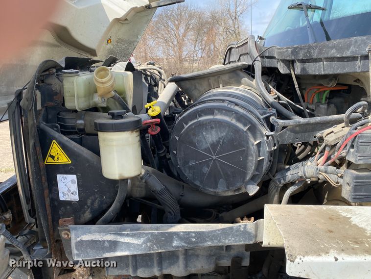 image for item JL9102 2011 International 7400  dump truck