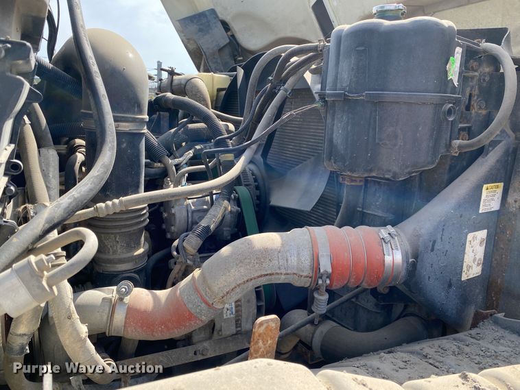 image for item JL9102 2011 International 7400  dump truck