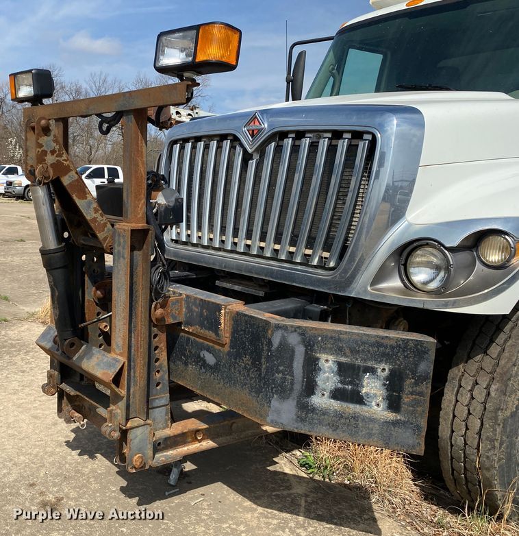 image for item JL9102 2011 International 7400  dump truck