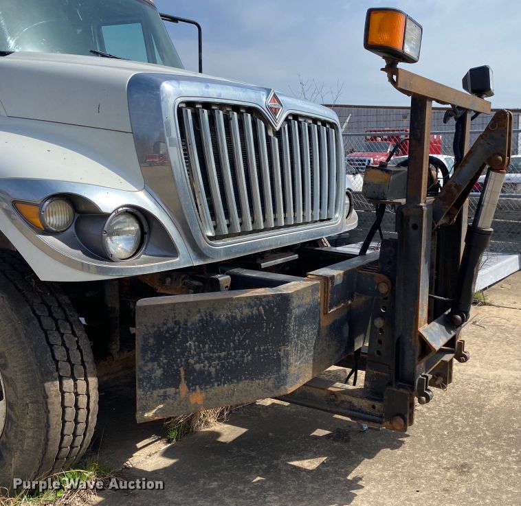 image for item JL9102 2011 International 7400  dump truck