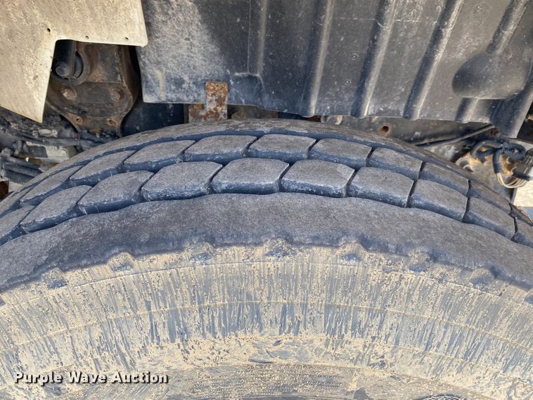 image for item JL9102 2011 International 7400  dump truck