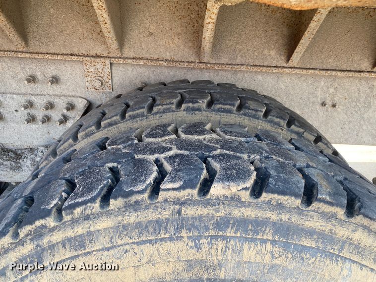 image for item JL9102 2011 International 7400  dump truck