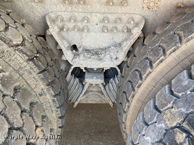 image for item JL9102 2011 International 7400  dump truck