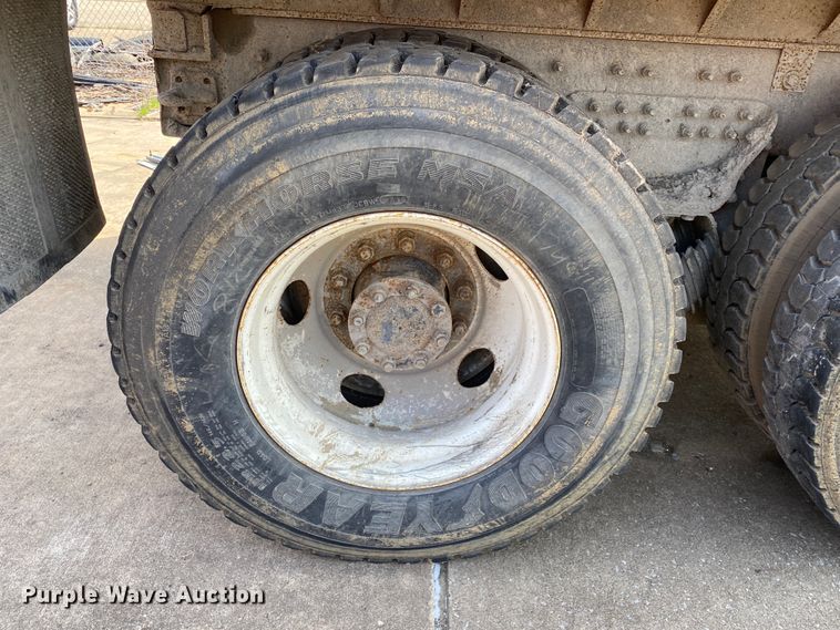 image for item JL9102 2011 International 7400  dump truck