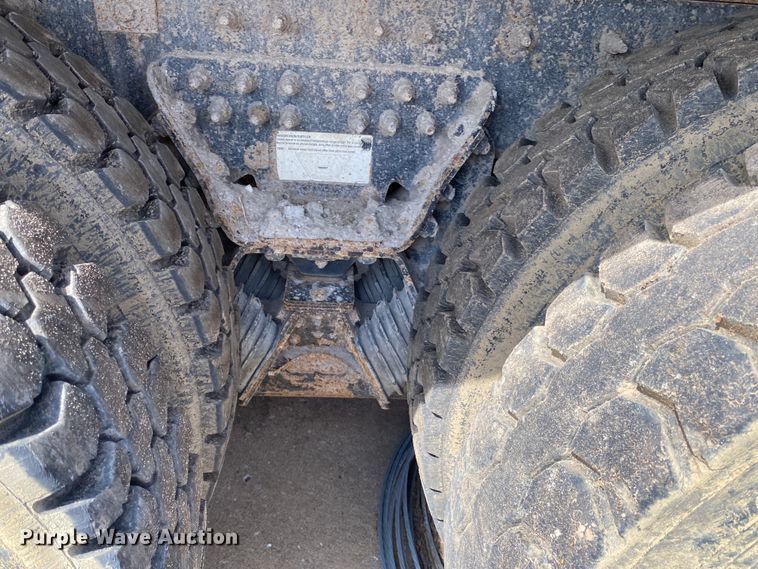 image for item JL9102 2011 International 7400  dump truck