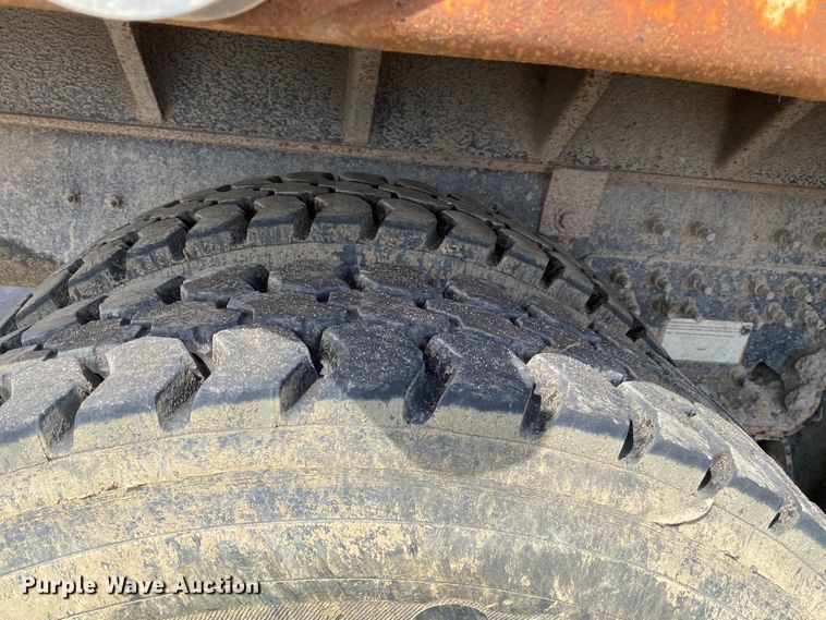 image for item JL9102 2011 International 7400  dump truck