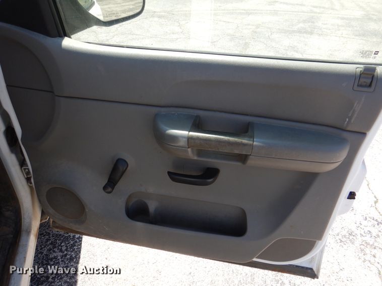 image for item JL9103 2007 Chevrolet Silverado  pickup truck