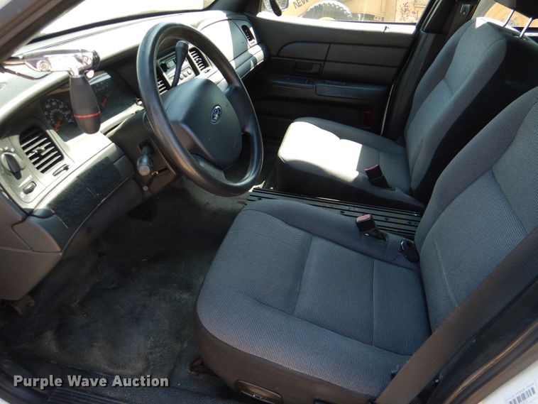 image for item JL9107 2006 Ford Crown Victoria Police Interceptor