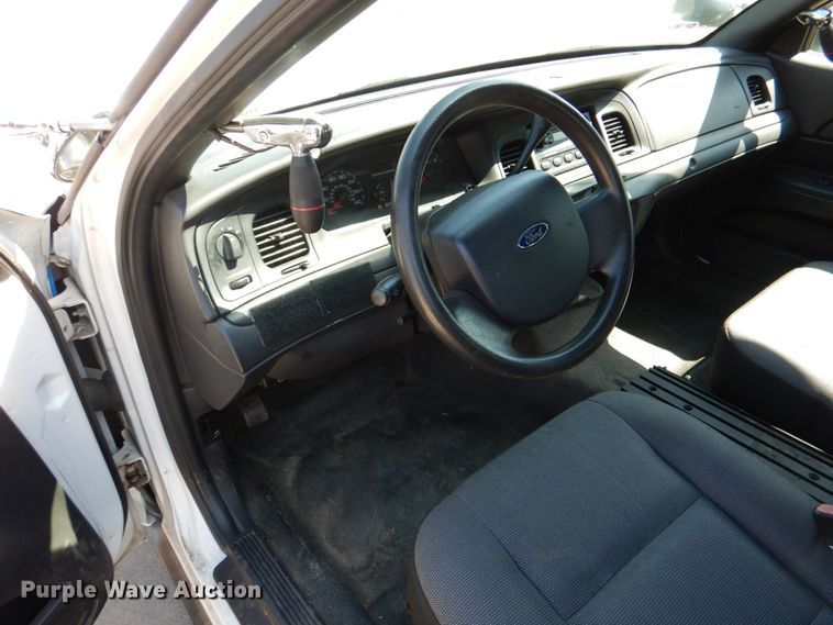image for item JL9107 2006 Ford Crown Victoria Police Interceptor