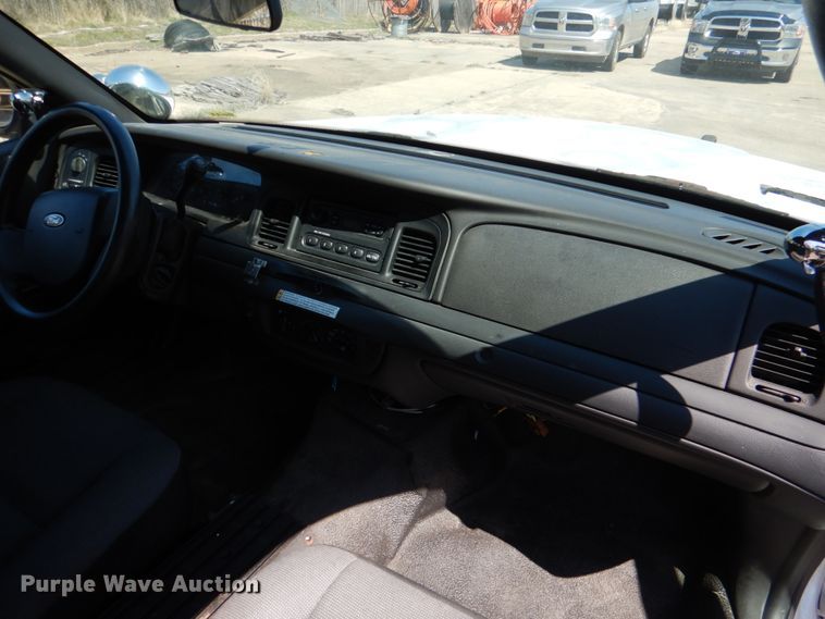 image for item JL9107 2006 Ford Crown Victoria Police Interceptor
