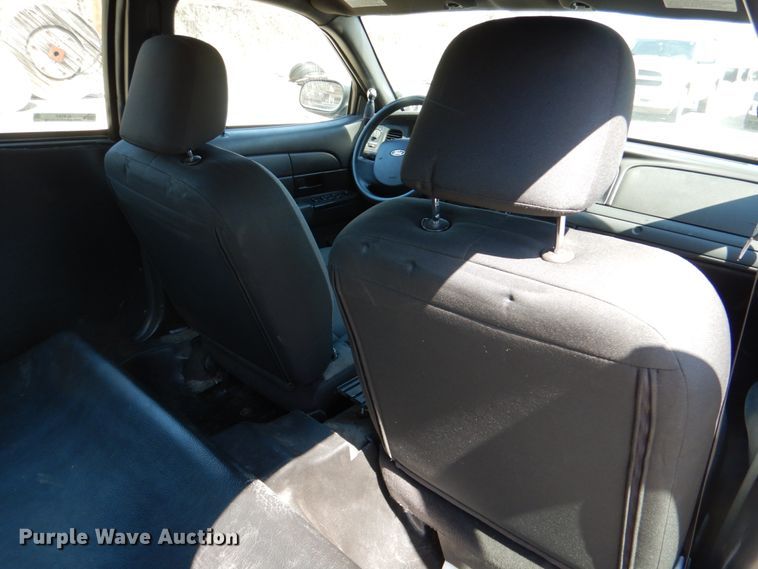 image for item JL9107 2006 Ford Crown Victoria Police Interceptor