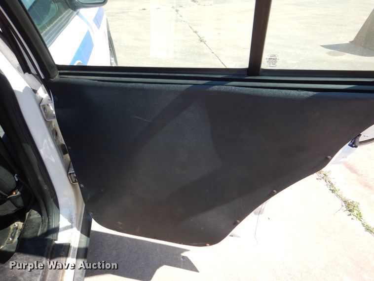 image for item JL9107 2006 Ford Crown Victoria Police Interceptor