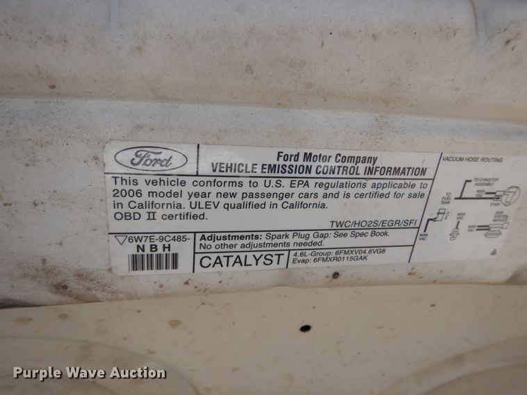 image for item JL9107 2006 Ford Crown Victoria Police Interceptor