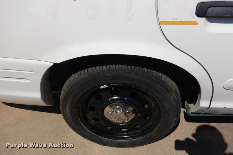 image for item JL9107 2006 Ford Crown Victoria Police Interceptor