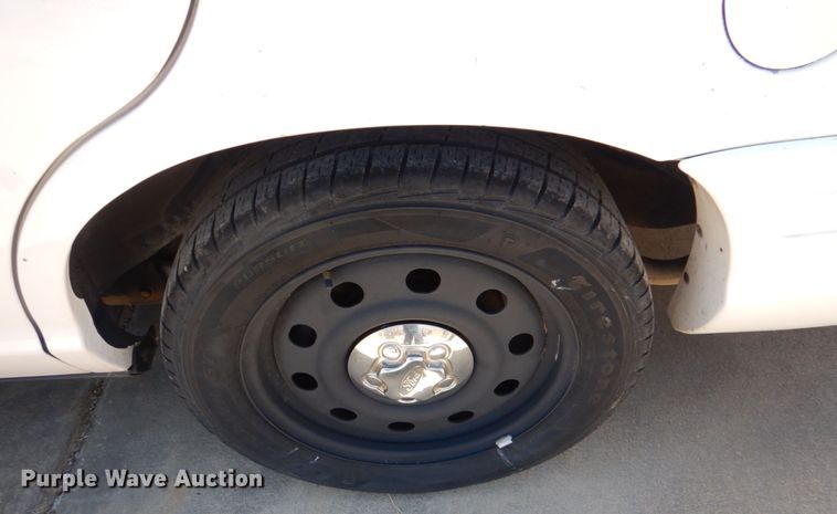 image for item JL9107 2006 Ford Crown Victoria Police Interceptor