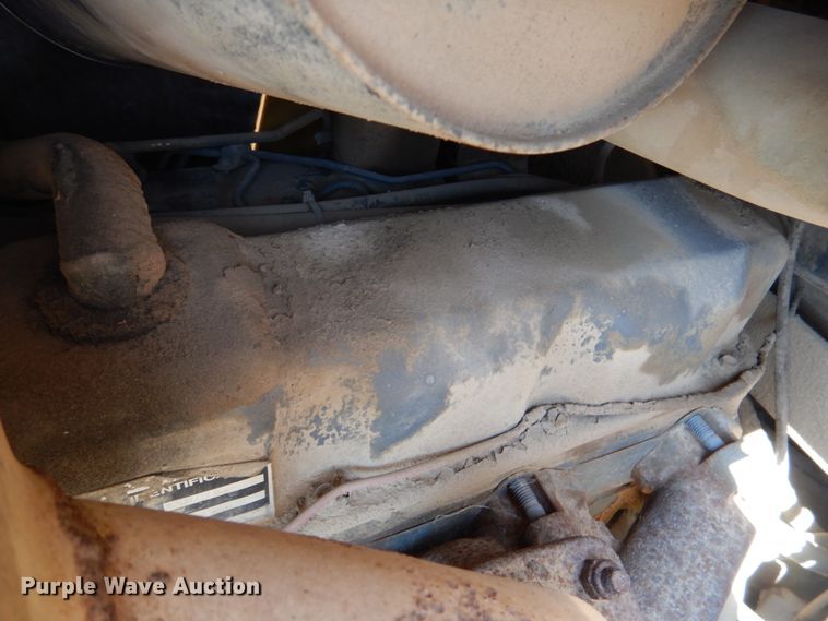 image for item JL9108 1997 New Holland 555E  backhoe