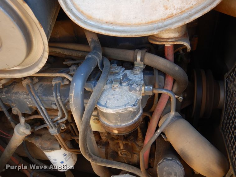 image for item JL9108 1997 New Holland 555E  backhoe