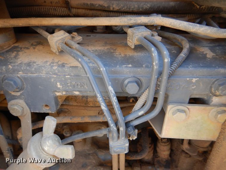 image for item JL9108 1997 New Holland 555E  backhoe