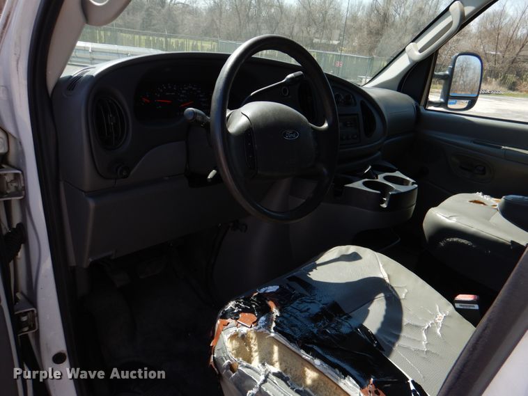 image for item JL9115 2007 Ford E150  van