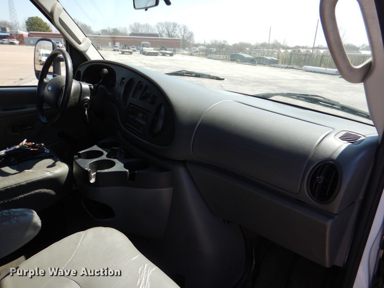 image for item JL9115 2007 Ford E150  van