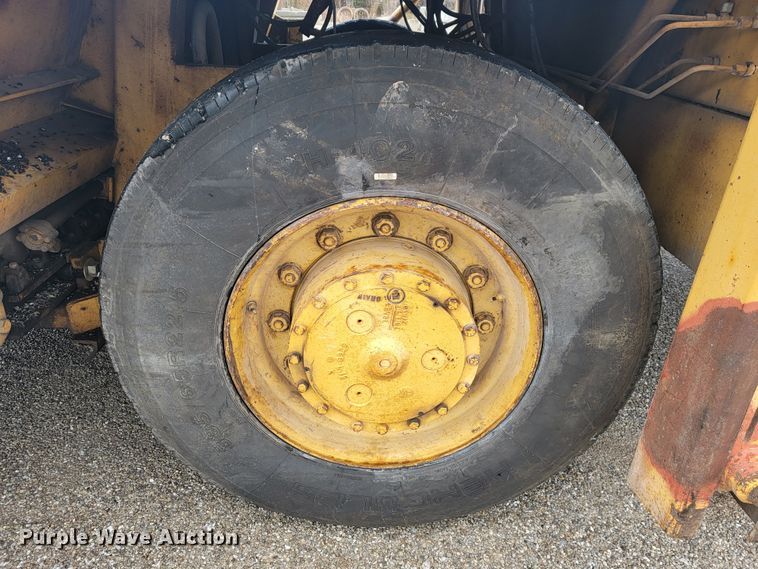 image for item JL9691 Blaw-Knox RW195  road widener