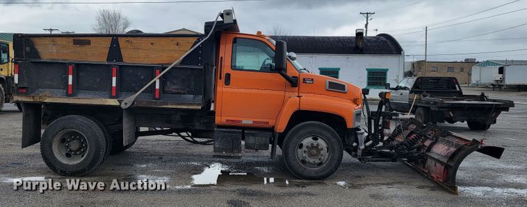 image for item JL9693 2008 GMC C7C042  dump truck