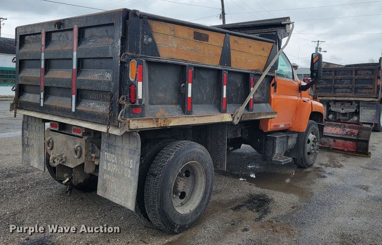 image for item JL9693 2008 GMC C7C042  dump truck