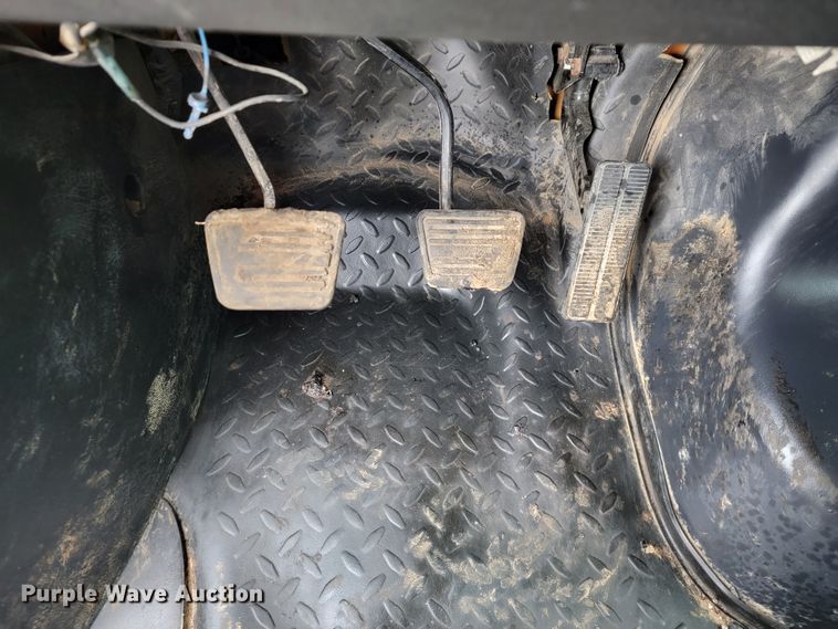 image for item JL9693 2008 GMC C7C042  dump truck