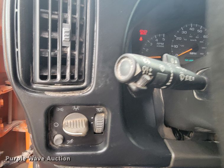 image for item JL9693 2008 GMC C7C042  dump truck